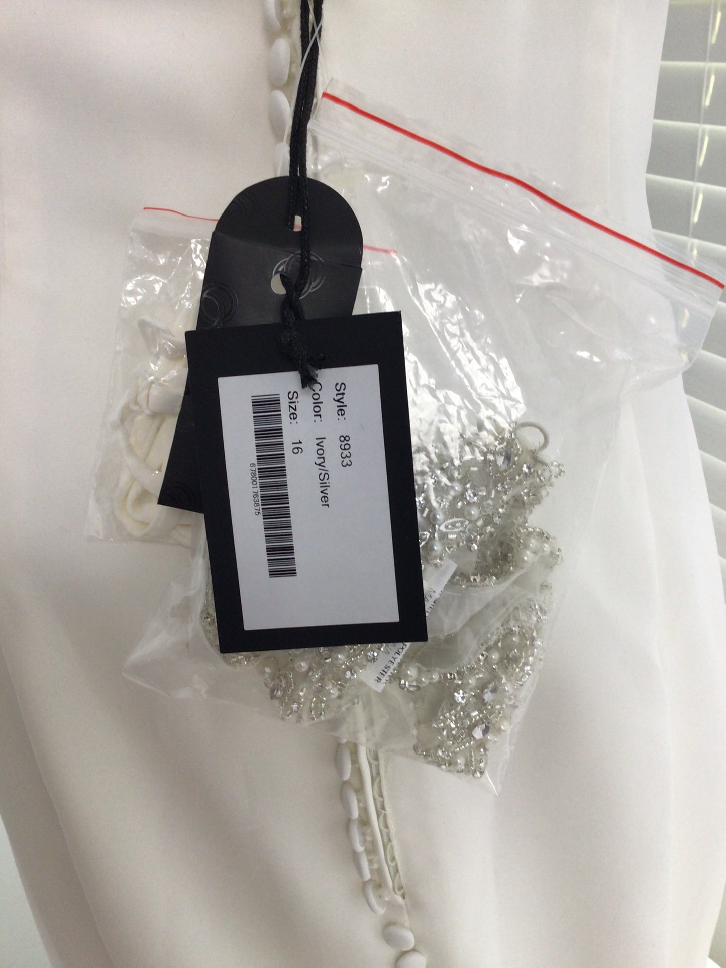 Justin Alexander Mermaid Wedding Gown Size 16