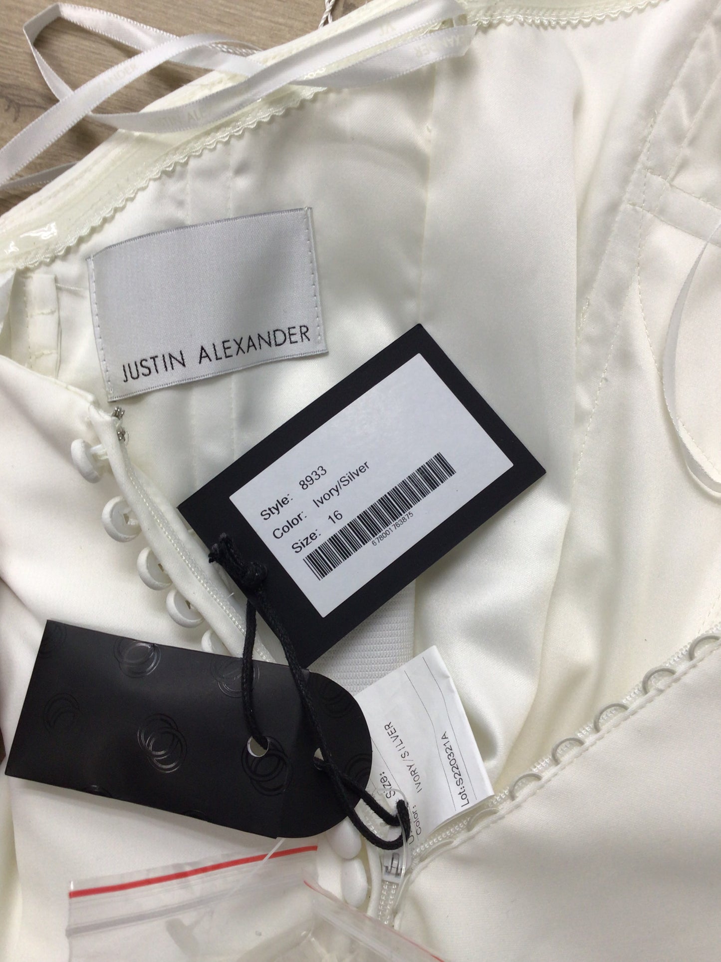 Justin Alexander Mermaid Wedding Gown Size 16