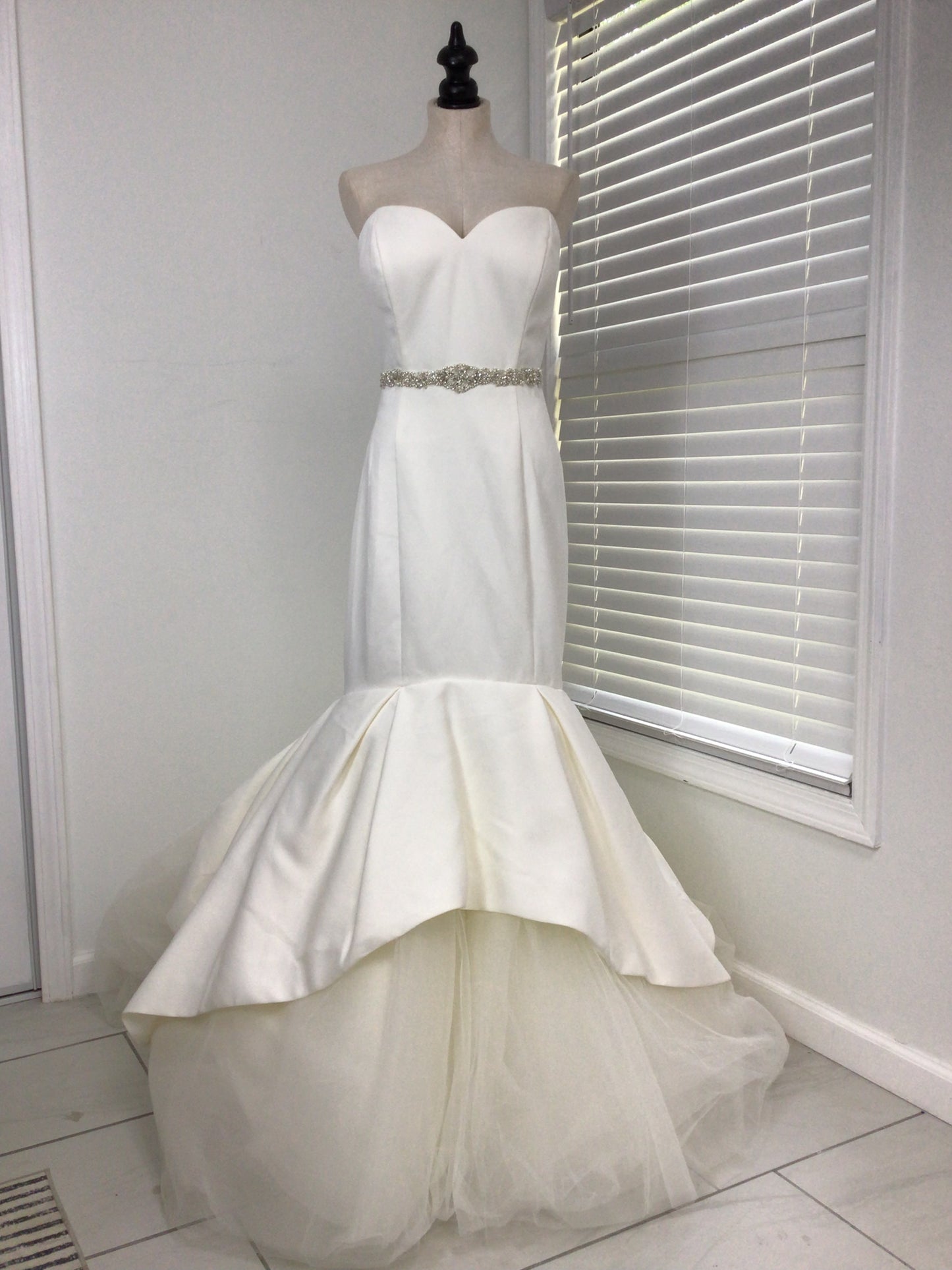 Justin Alexander Mermaid Wedding Gown Size 16